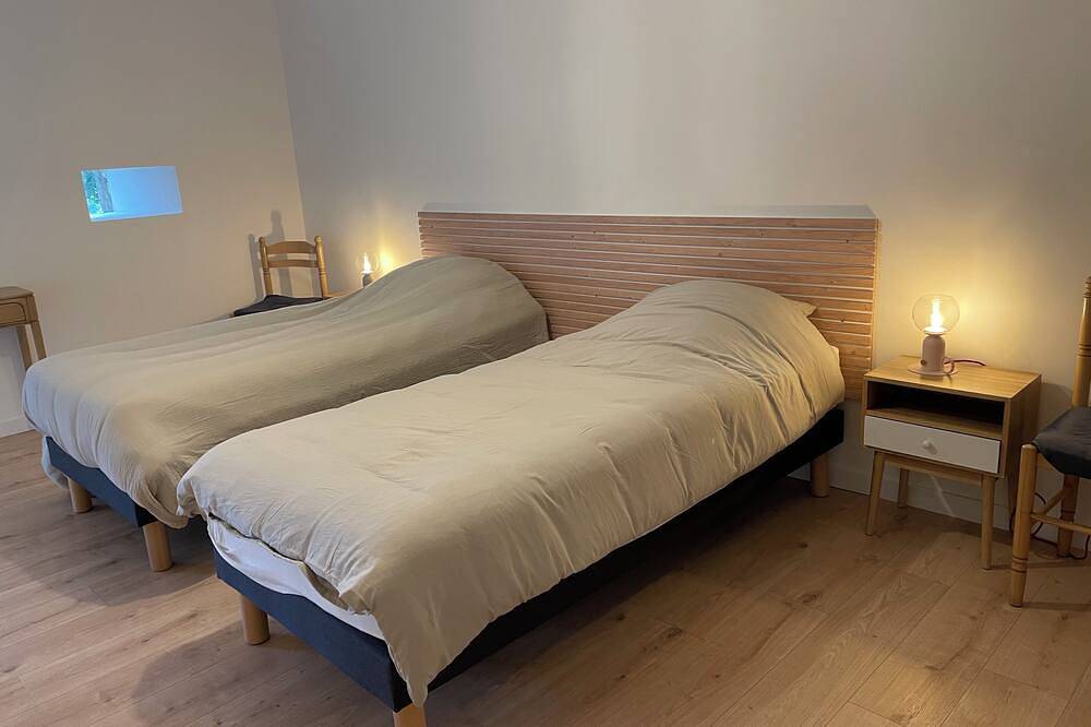 Small cottage with garden, ideal for families in Pleudihen-sur-Rance, Dinan region