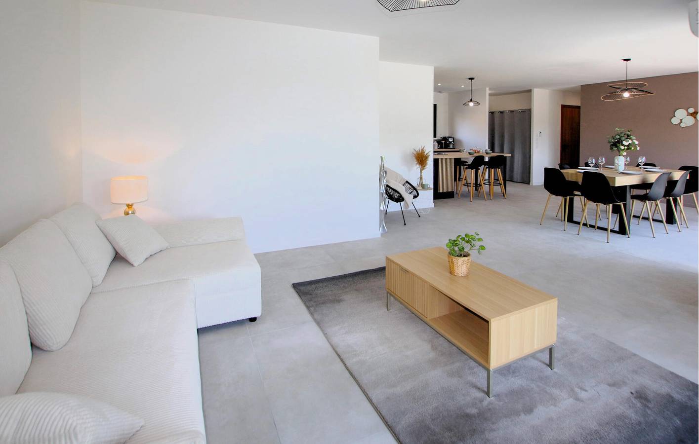 Appartement spacieux avec piscine, garage et WiFi - Près des restaurants et de la rivière in Puy-Saint-Martin, Région de Die