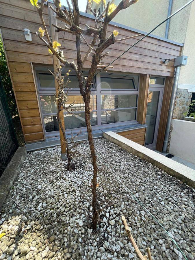 Gîte pour 2 personnes, avec Terrasse et Vue à Verneuil-sur-Seine