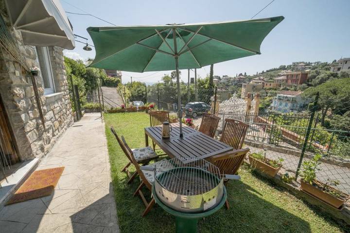 Appartamento per 7 persone, con Terrazza e Giardino nonché Panorama in San Michele di Pagana
