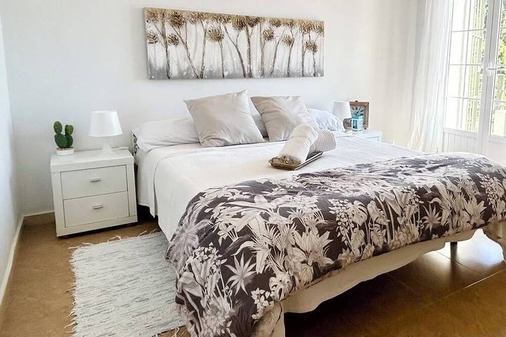 Marifer Home Private Pool Villa Family Friendly in Las Pajanosas, Guillena