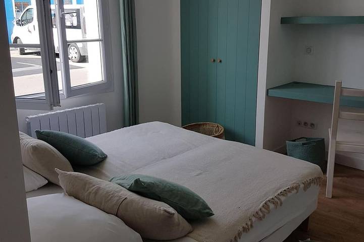 Location de vacances pour 12 personnes, avec terrasse et jardin à l' Île d'Yeu - 2