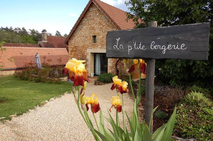 Gîte pour 2 personnes, avec terrasse et jardin à Meyrals