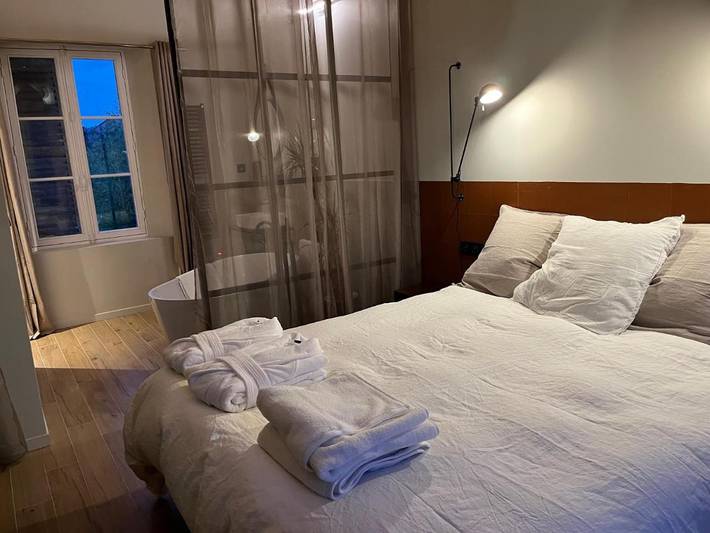 Gîte pour 2 personnes, avec jardin et jacuzzi à Villers-Cotterêts