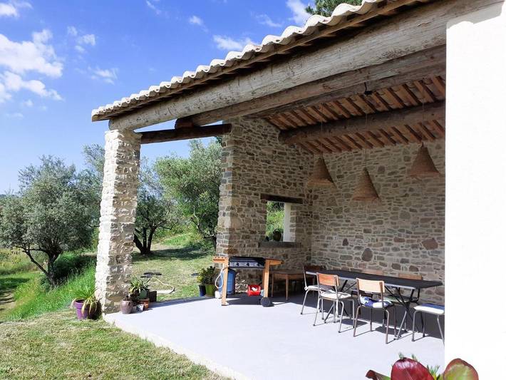 Location de vacances pour 8 personnes, avec vue ainsi que terrasse et jardin à Cavillargues - 3