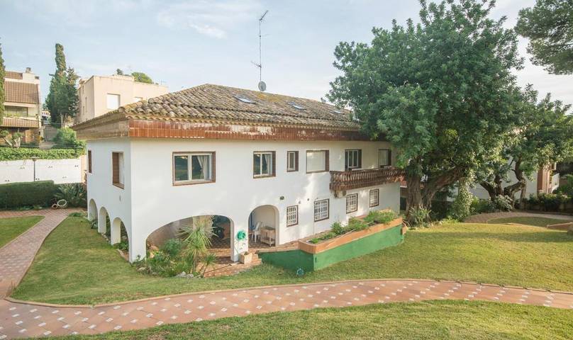 Casa rural para 12 personas, con Balcón además de Jardín y Piscina en Calafell - 2
