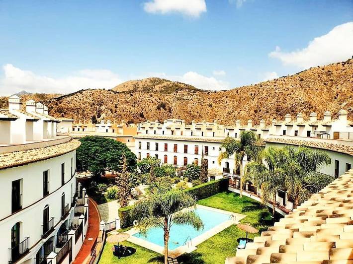 Apartamento de vacaciones para 4 personas, con vistas además de piscina y terraza - 1