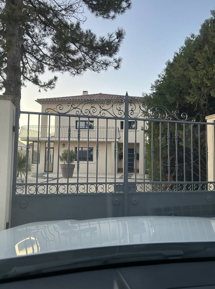 Location de vacances pour 10 personnes, avec piscine ainsi que jardin et balcon à Vaison-la-Romaine - 2