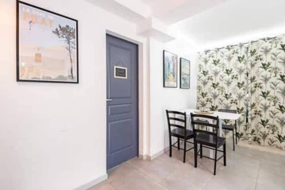 Entire apartment, Zen Room/Little Italy/Ocean in Mérignac, Bordeaux region