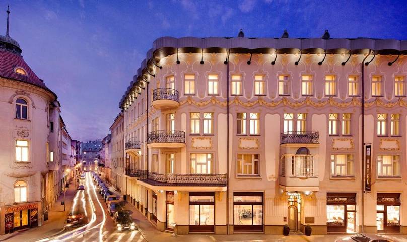Hotel para 6 personas, con Terraza además de Jacuzzi y Sauna en Bratislava