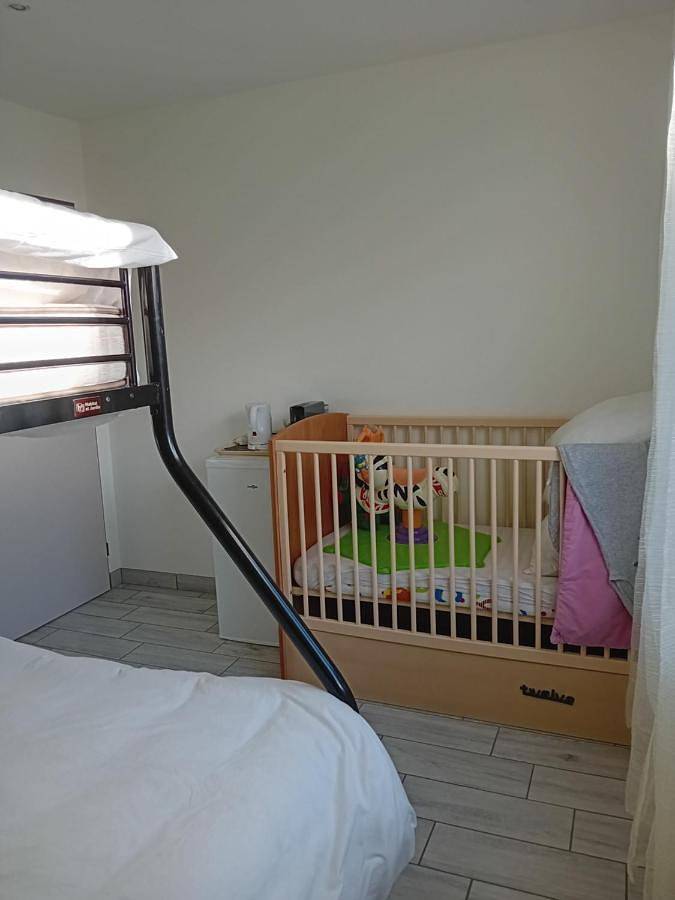 Double Room with Shared Bathroom in Lempdes, Région de Clermont-Ferrand