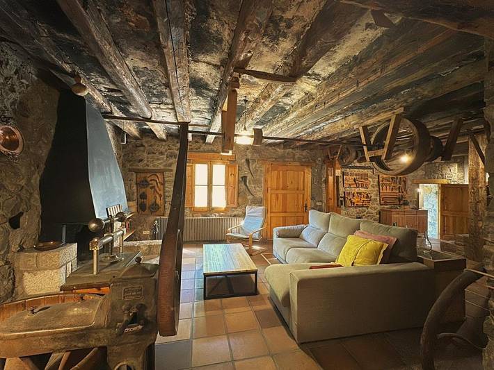 Casa rural para 12 personas, con piscina además de vistas y jardín en Solsonés - 3