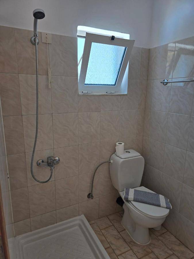Hôtel pour 2 personnes, avec Balcon et Terrasse ainsi que Jardin et Vue dans Soúgia - 2