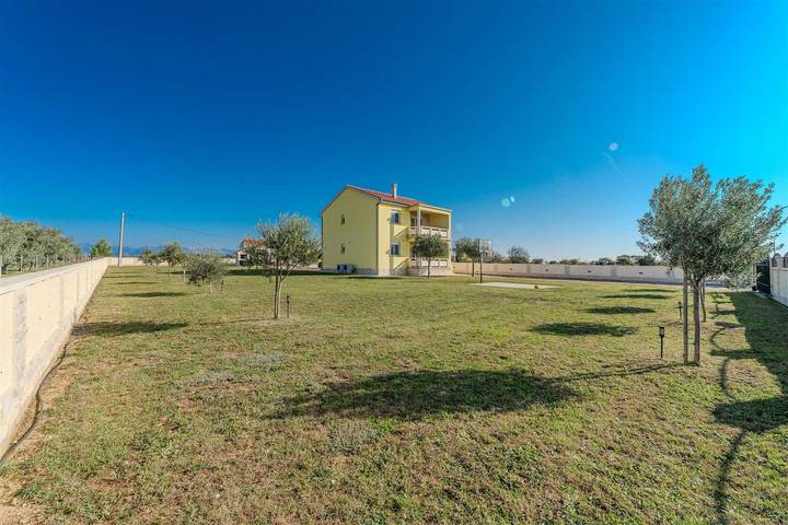 Villa pour 10 personnes, avec balcon, adapté aux familles à Nin - 3