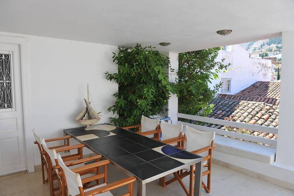 Entire apartment, Dione House by Ghh in Hydra