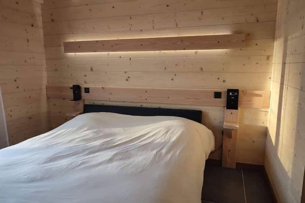 Chalet en bois au cœur du Jura à 5min de la plage de Clairvaux in Saint-Maurice-Crillat, Jura Francais