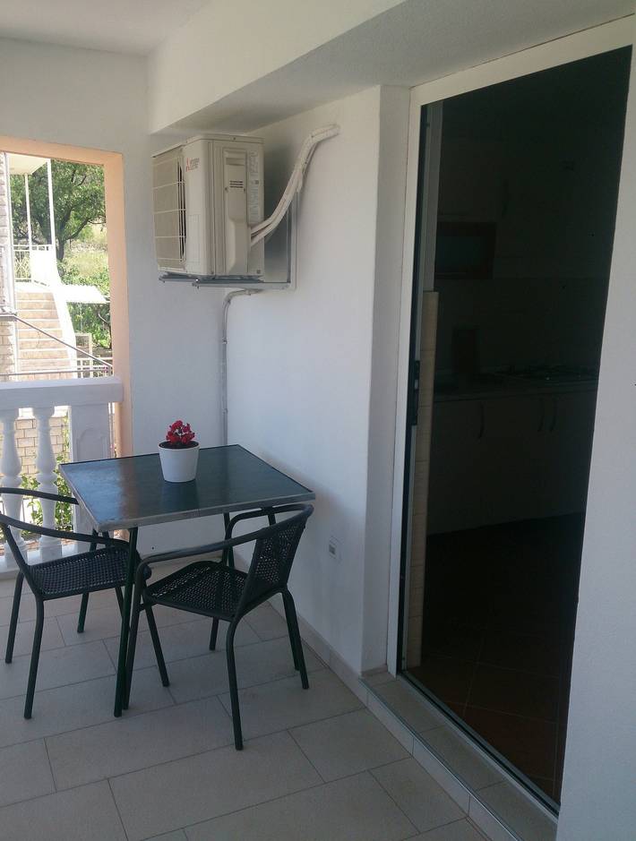 Ferienwohnung für 2 Personen, mit Balkon/Terrasse in Grad Šibenik