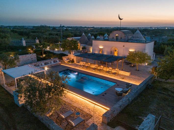 Villa per 10 persone, con panorama e piscina nonché giardino, con animali domestici ad Alberobello