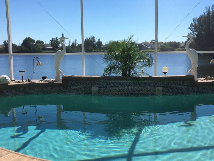 Ferienhaus für 8 Personen, mit Seeblick und Pool sowie Garten und Terrasse - 1