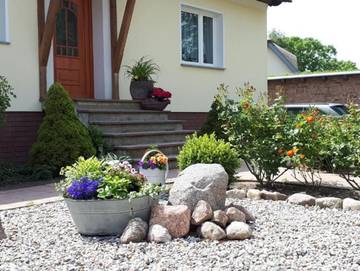 Ferienwohnung für 4 Personen, mit Seeblick und Garten sowie Terrasse, kinderfreundlich in Groß Zicker