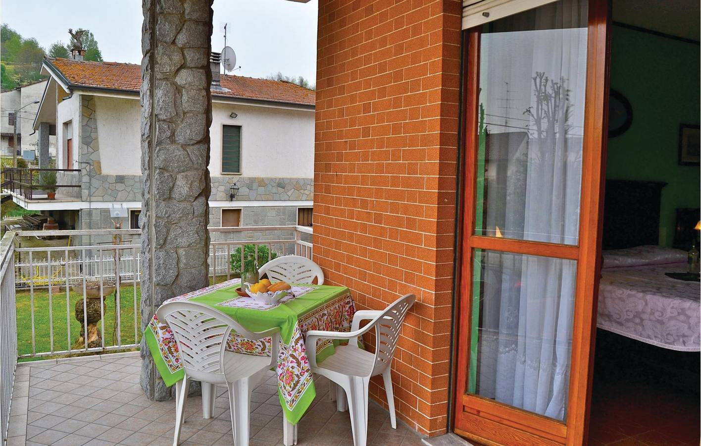 Apartamento vacacional entero, Moderno apartamento de 90m² con parking, piscina y WiFi, a 1km de Cisterna d'Asti in Cisterna d'Asti, Provincia d'Asti