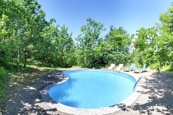 Gîte pour 12 personnes, avec Terrasse et Jardin