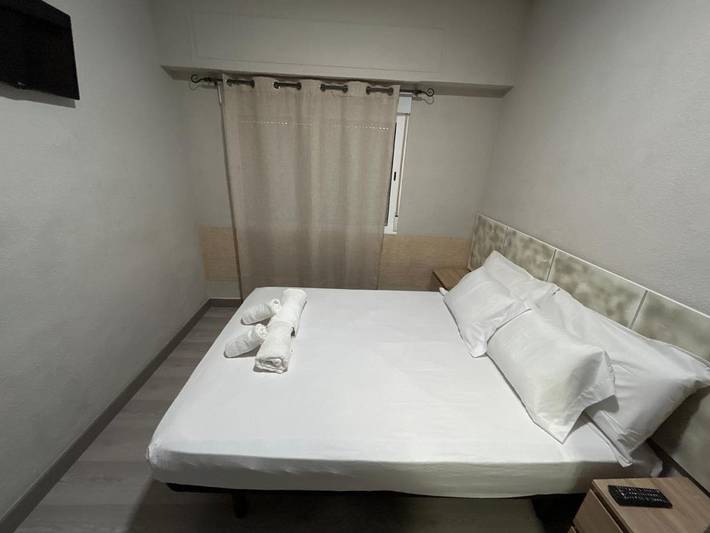 Casa rural para 6 personas, con Balcón y Terraza además de Piscina y Vistas en Monserrat - 2