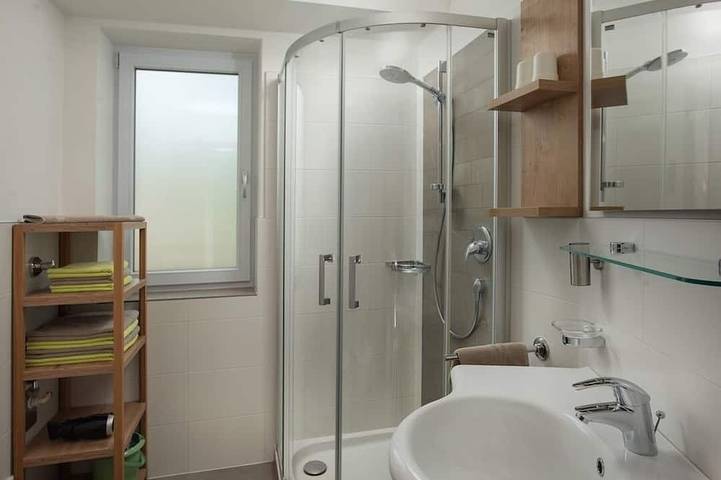 Ganze Wohnung, Traum-Ferienwohnung Reischach, Dachterrasse & Panorama, Cron4 Schwimmbad & Sauna in Reischach Südtirol, Bruneck