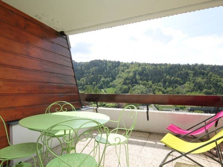 Location de vacances pour 2 personnes, avec Balcon ainsi que Terrasse et Vue à Mont-Dore
