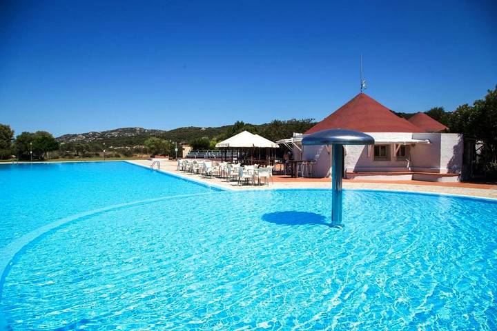 Bungalow für 2 Personen, mit Terrasse und Garten sowie Kinderpool und Pool in Costa Smeralda - 4