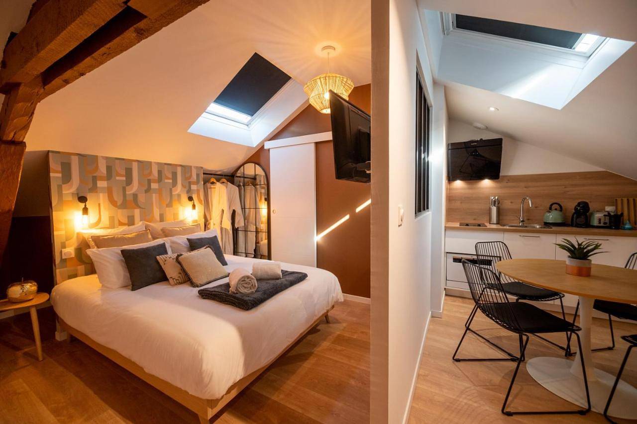 Appartement entier, One-Bedroom Apartment in Périgueux, Périgord Blanc