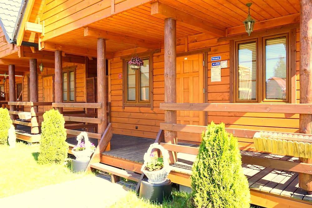 Ferienhäuser für Familien oder Gruppen von Freunden, 200m. vom Strand entfernt. in Bobolin, Powiat Sławieński
