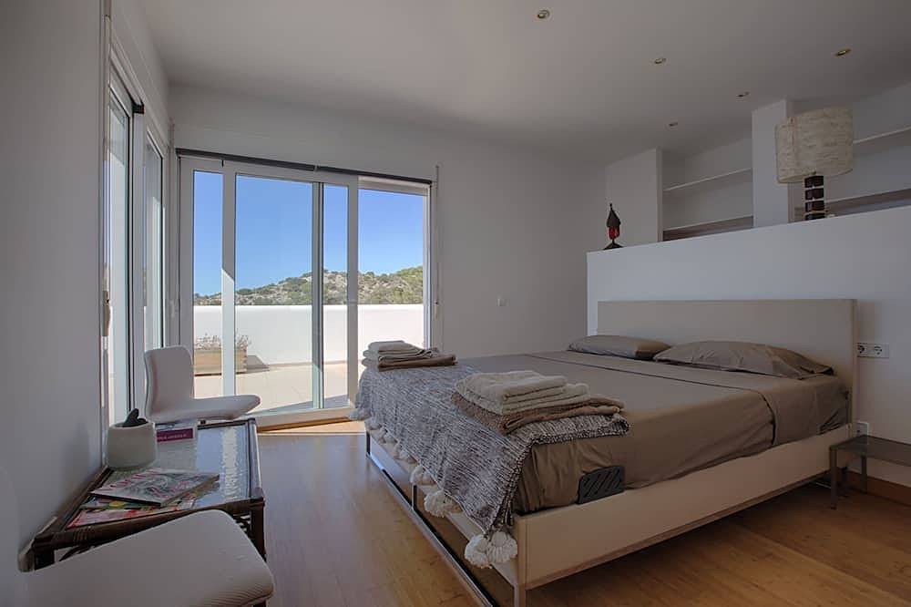 Can Lorenzo with private pool and sea view in Ibiza