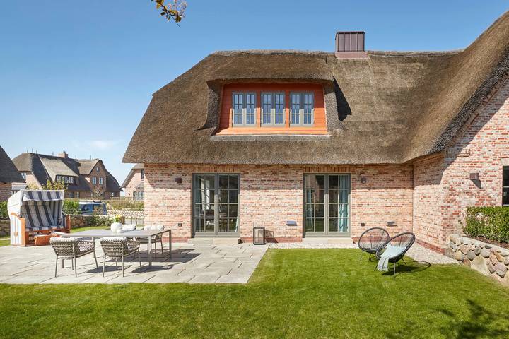 Ferienhaus für 4 Personen, mit Terrasse und Garten in Oldsum - 2