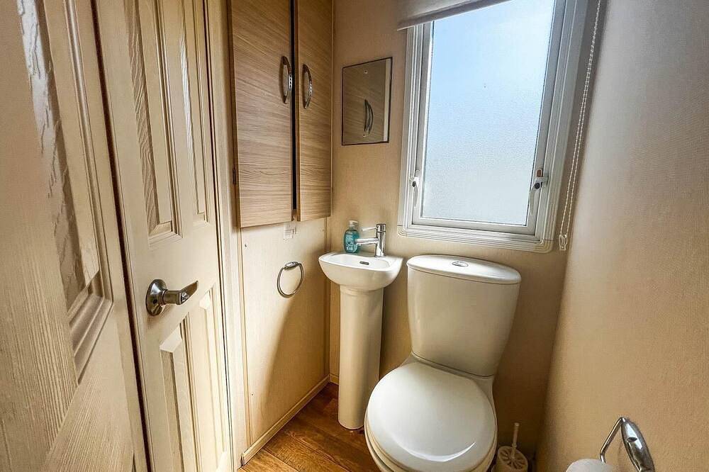 Great 6 berth caravan by the beach at California Cliffs in Scratby in California (Great Yarmouth), Great Yarmouth