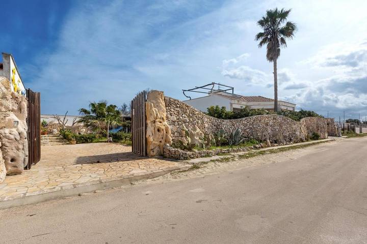 Location de vacances pour 5 personnes, avec jardin et terrasse à Torre Chianca - 2