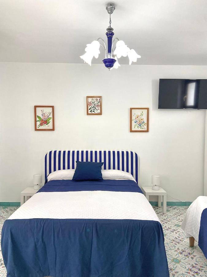 Location de vacances pour 7 personnes, avec piscine ainsi que terrasse et vue à Anacapri - 3