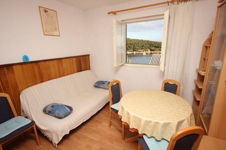 Ferieleilighet for 4 personer, med Balkong / Terrasse i Vis Kroatia
