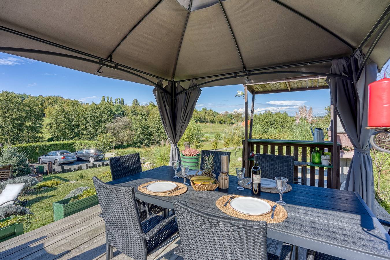 Romantic Haven with Hot Tub in Varazdin