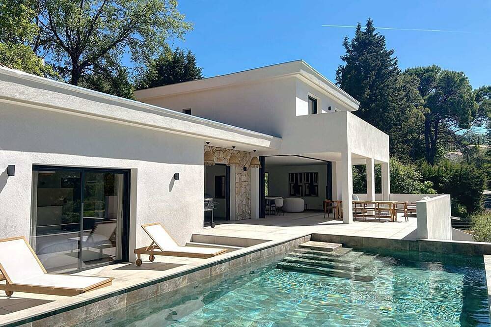 Apartamento entero, Villa Ambre - Tres Habitaciones Piso, Capacidad 6 in Le Rouret, Region de Cannes