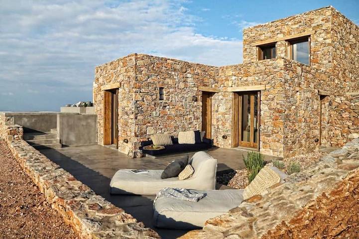 Location de vacances pour 9 personnes, avec terrasse dans Finikas