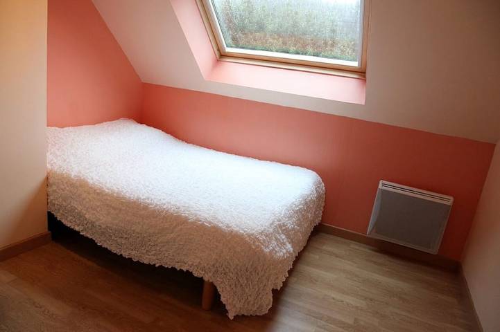 Gîte pour 5 personnes, avec jacuzzi et terrasse ainsi que jardin et piscine à Grand-Champ - 4