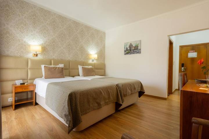 Hôtel pour 10 personnes, avec terrasse ainsi que piscine et jardin dans São Jorge - 4