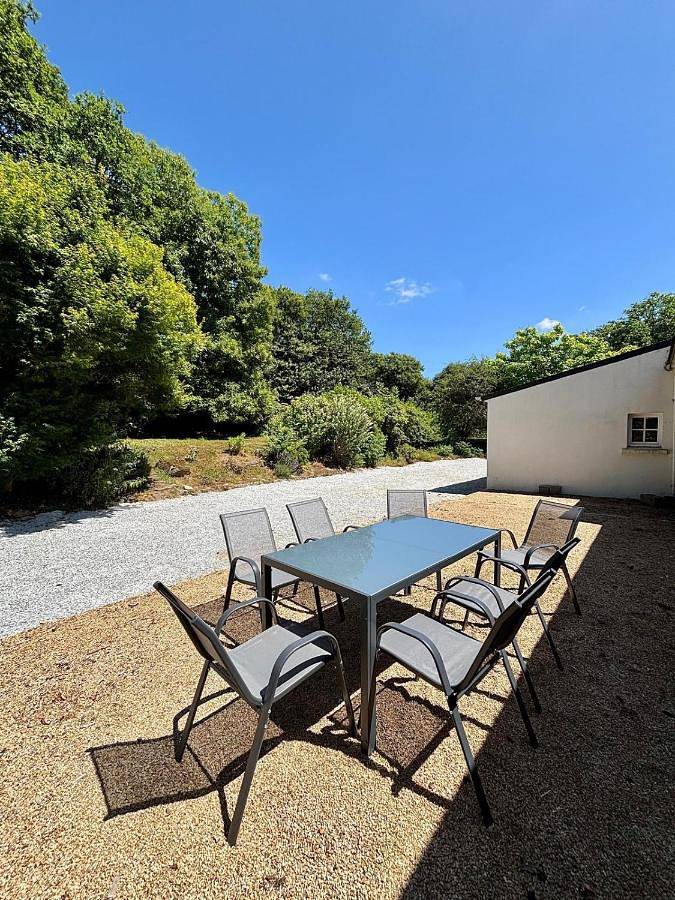 Location de vacances pour 12 personnes, avec jardin ainsi que terrasse et vue à Plouray - 4