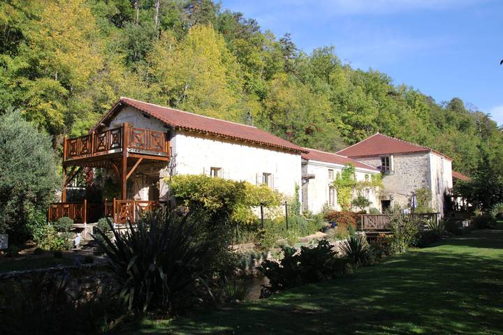 Gîte pour 4 personnes, avec balcon et jardin à La Chapelle-Faucher