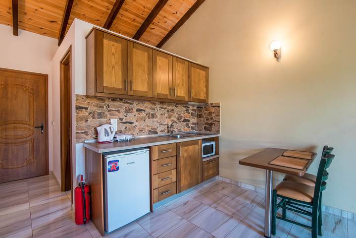 Hel studio-lejlighed, 'Mirage Arillas Studio Type C18' with Shared Pool & Wi-Fi in Arillas, Korfu