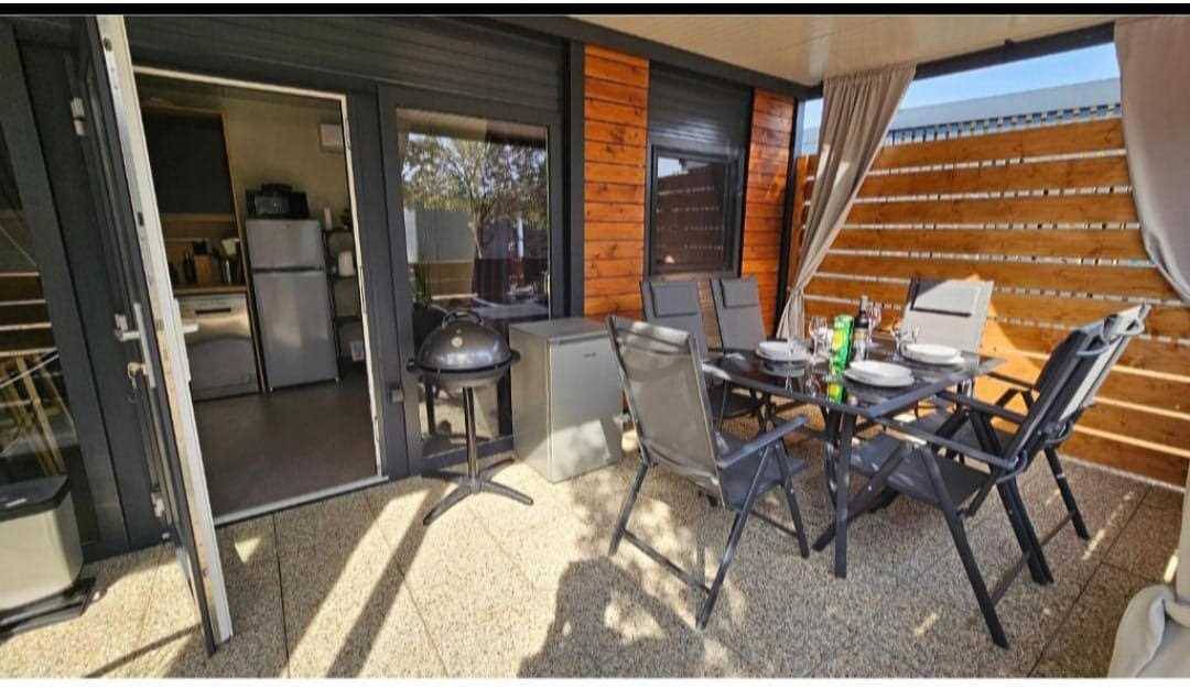 Domek Mobilny Roko ze wspólnym basenem in Pirovac, Żupania szybenicko-knińska