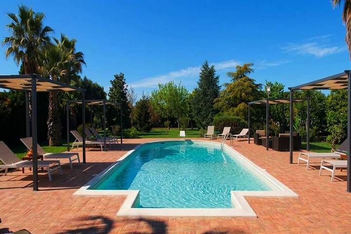 Ferienhaus für 6 Personen, mit Whirlpool und Terrasse sowie Garten in Mesagne