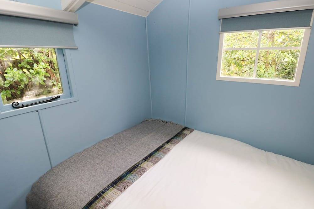 Hazel Nook, pet friendly, character holiday cottage in Narberth in Narberth, Pembrokeshire