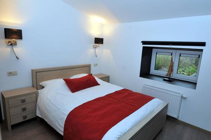 Hôtel pour 4 personnes, avec terrasse et jardin à Paliseul - 2